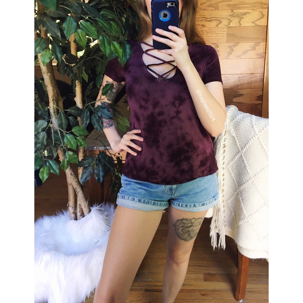 🌿 AEO Plum Tie Dye Ultra Soft Strappy Tee 🌿
